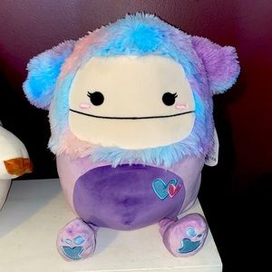 BNWT 12” Eden Valentine’s Bigfoot Squishmallow 💜